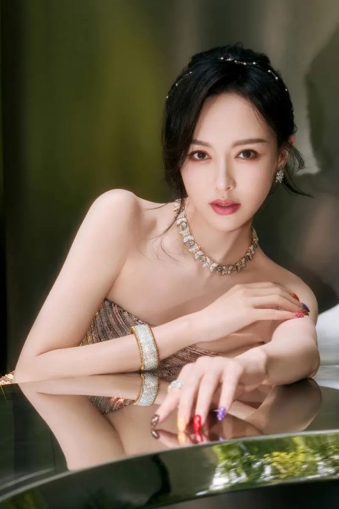 《不眠日》首播,叙事手法高级,叙事内核高级,白敬亭演得不错