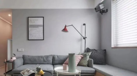 再婚6年后，61岁翁静晶公开豪门日常，花10万坐头等舱喝香槟生活惬意