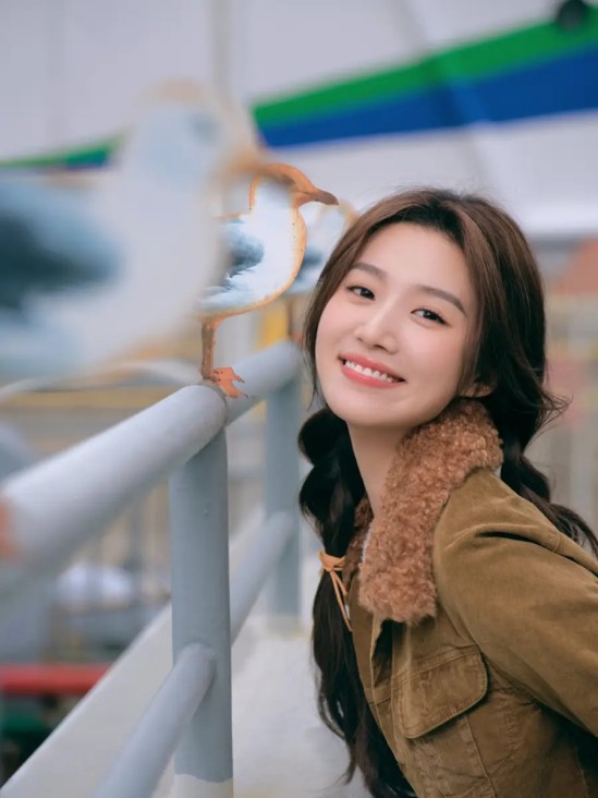 她真的在和顶级男爱豆恋爱吗？