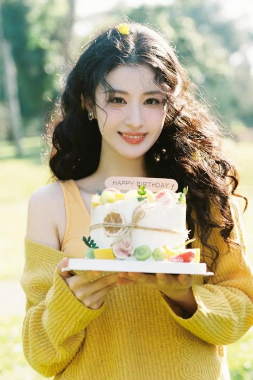 15元吃到半只鸡，烤鸡米线正在“硬控”打工人