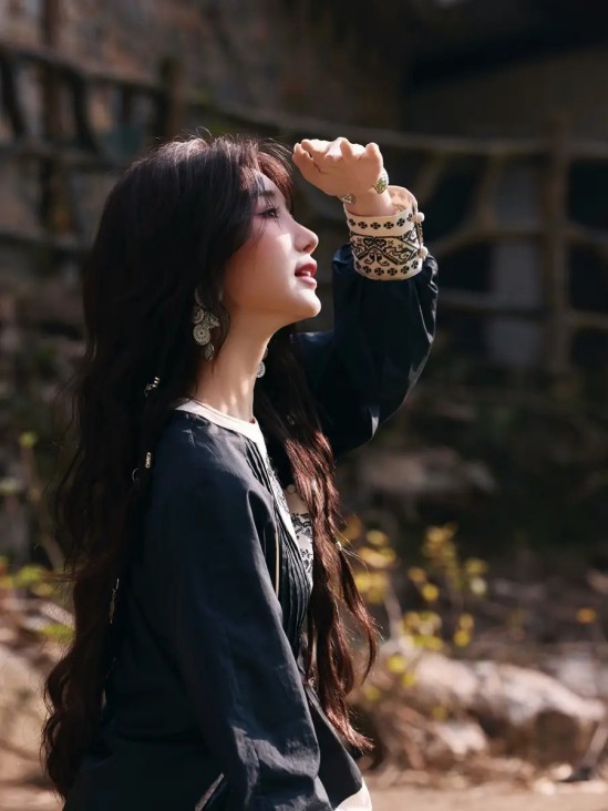 良率仅55%，英特尔“抱住”马斯克，能撼动台积电的“铁王座”？